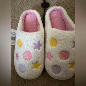 Women's Fuzzy Smiley Face Slippers